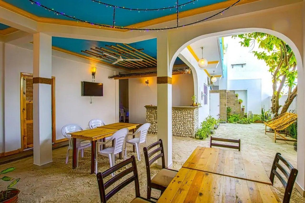 Handhuvaru Villa Boutique Hotel Maafushi Bagian luar foto