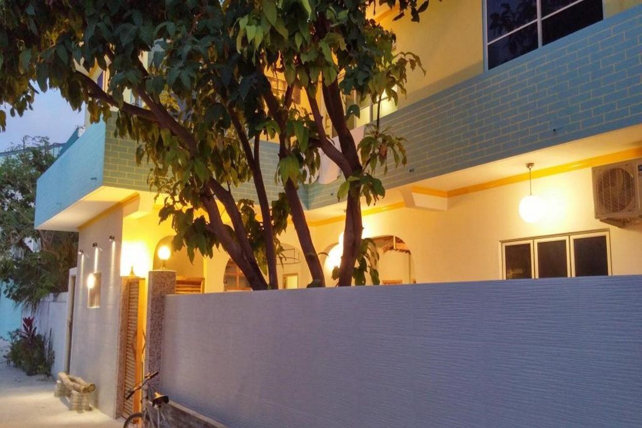 Handhuvaru Villa Boutique Hotel Maafushi Bagian luar foto